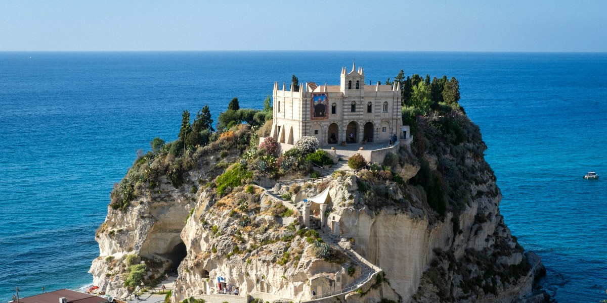 Warmest winter destinations Italy