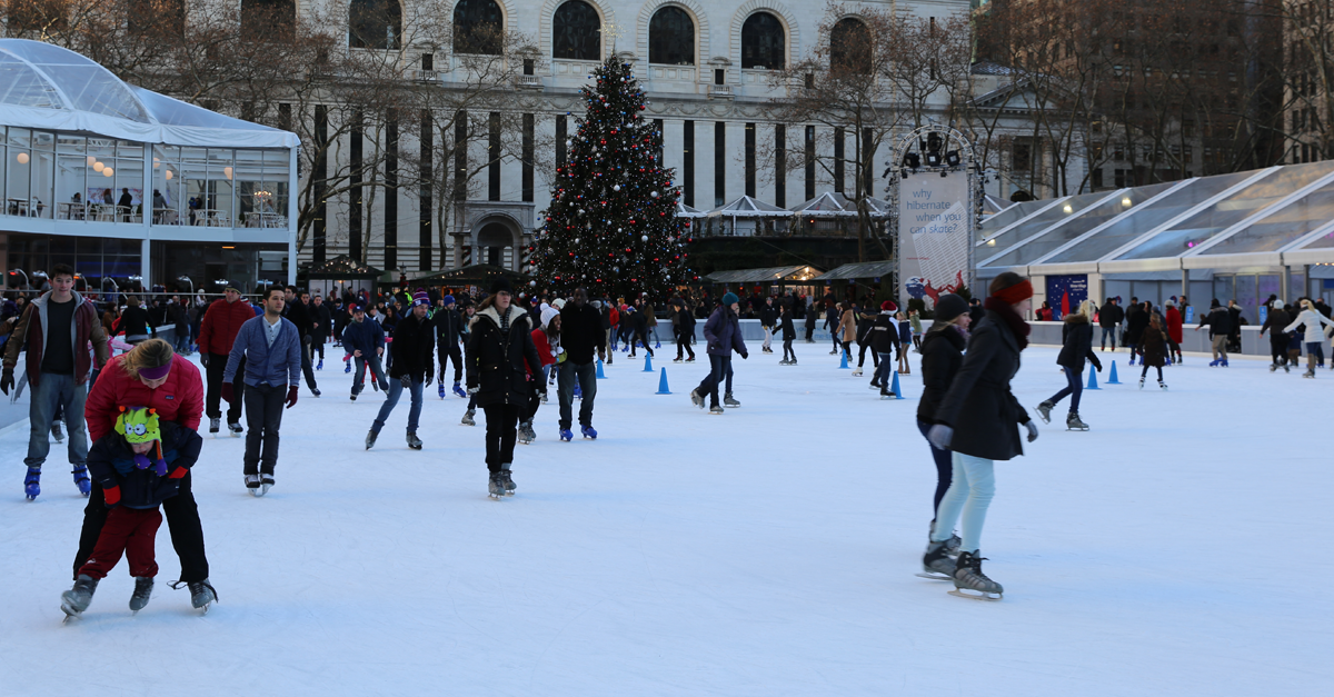 pista di pattinaggio a Bryant Park, New York City