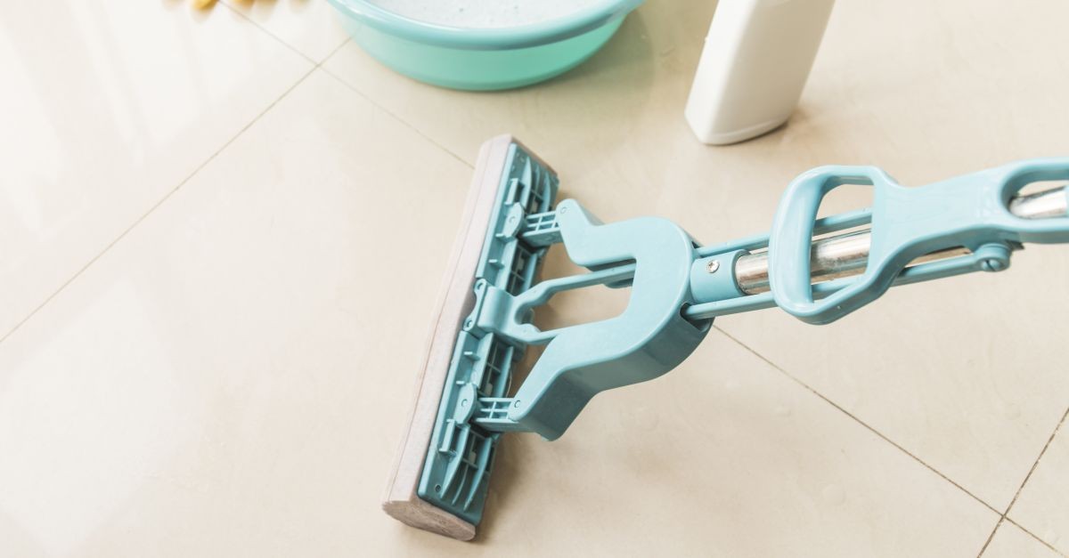 occorrente per lavare pavimento bagno