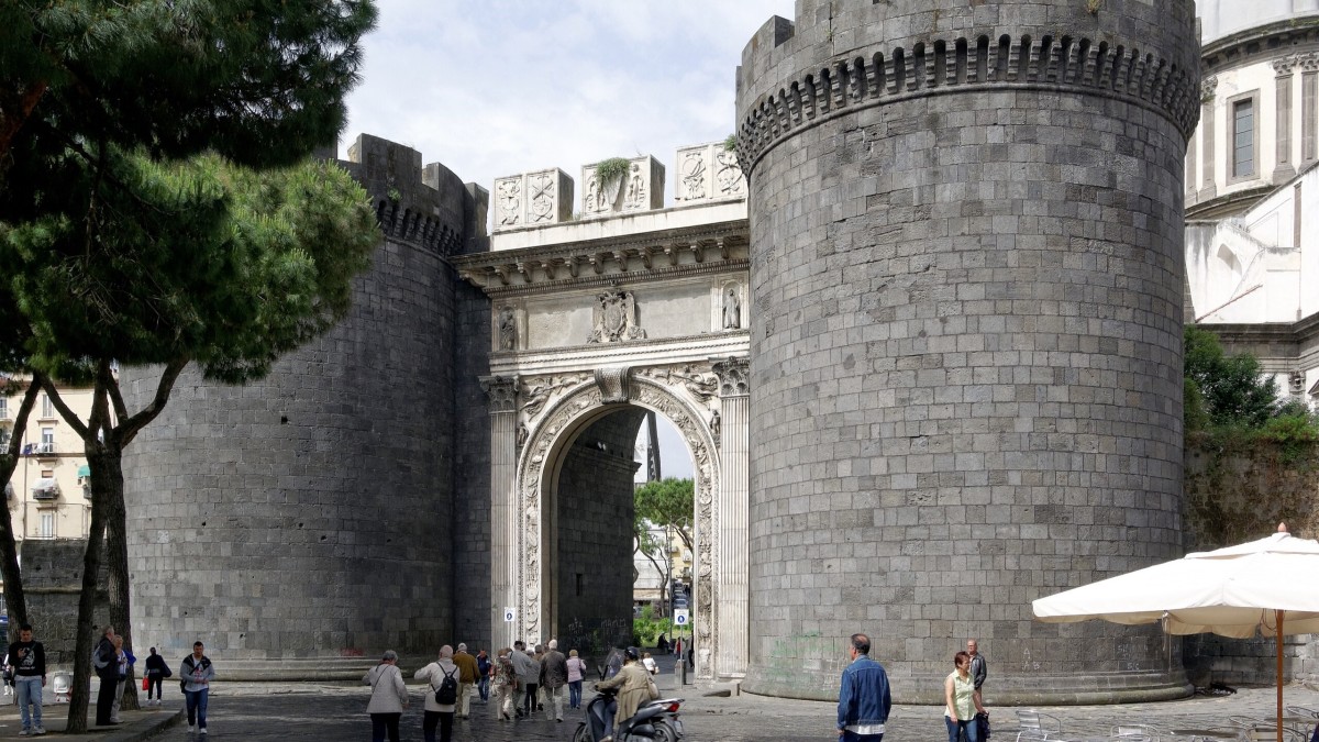 cosa vedere a napoli vicino la stazione