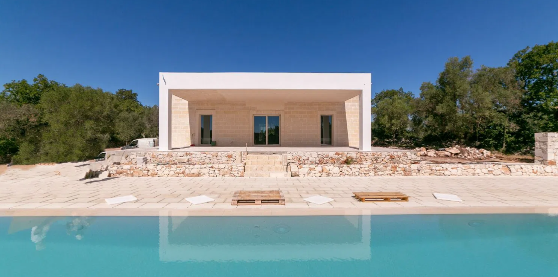 case prefabbricate con piscina