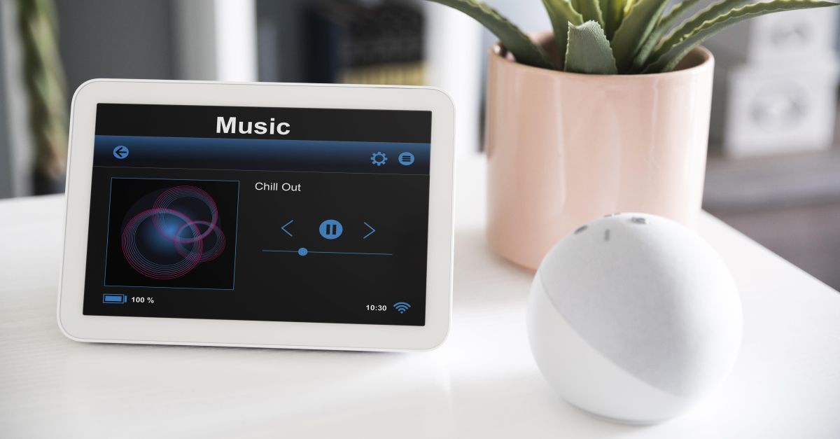 tablet che diffonde musica da altoparlante