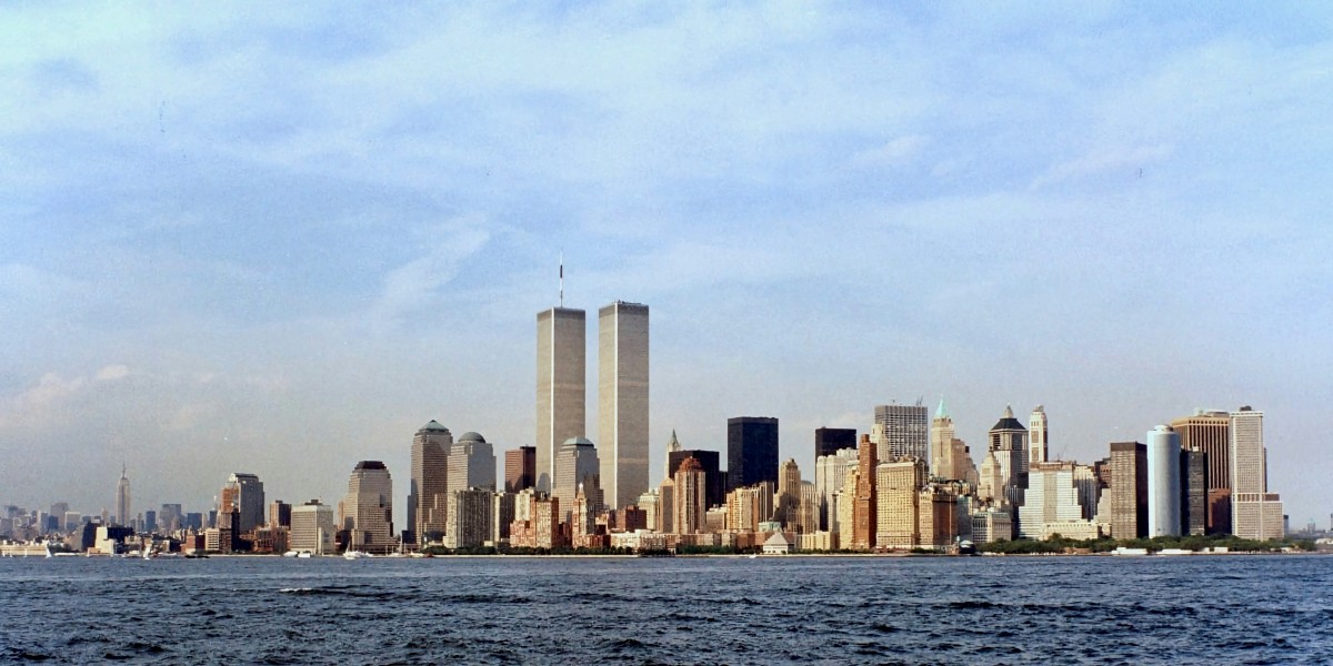 quanto erano alte le torri gemelle 