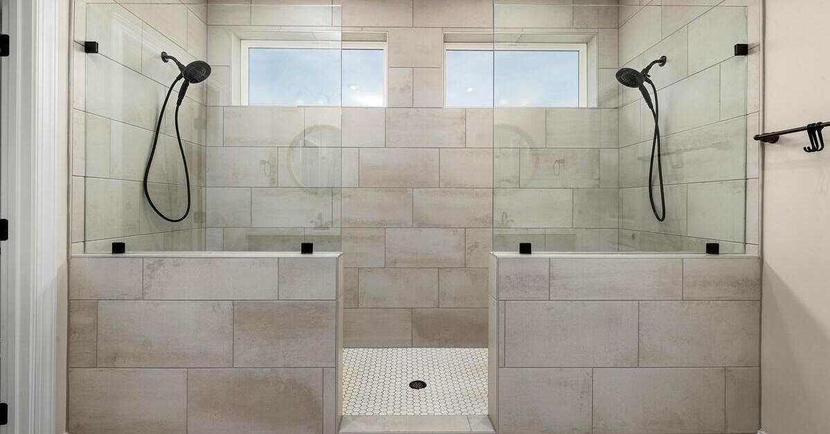 Una doccia passante per due