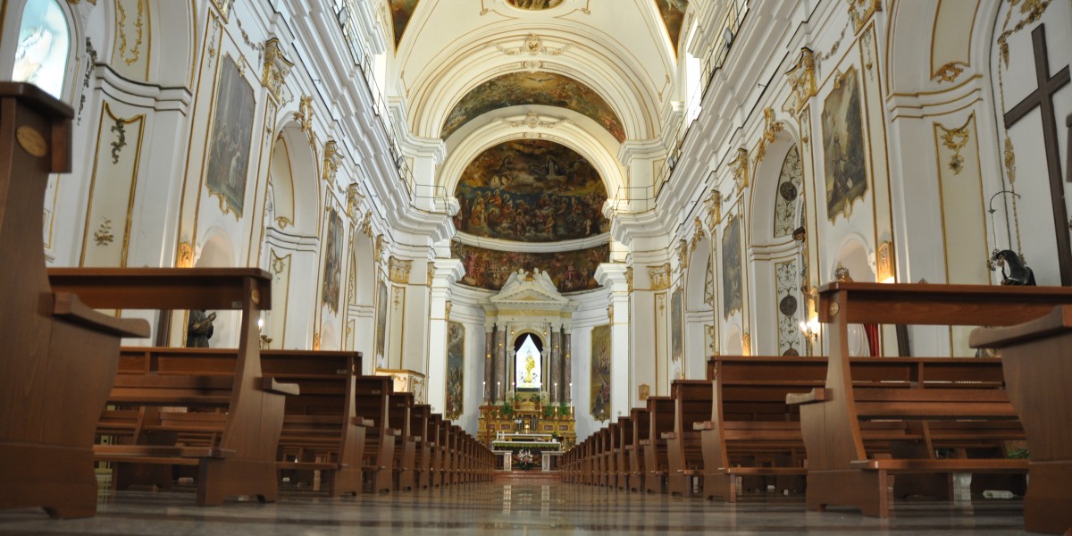 Is December 8 a holiday in Italy?