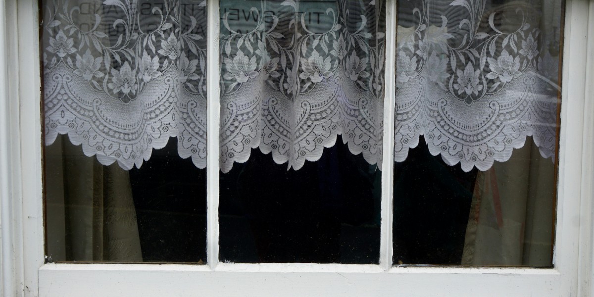 tende con vecchie lenzuola
