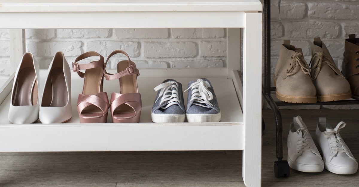 cambio scarpe armadio