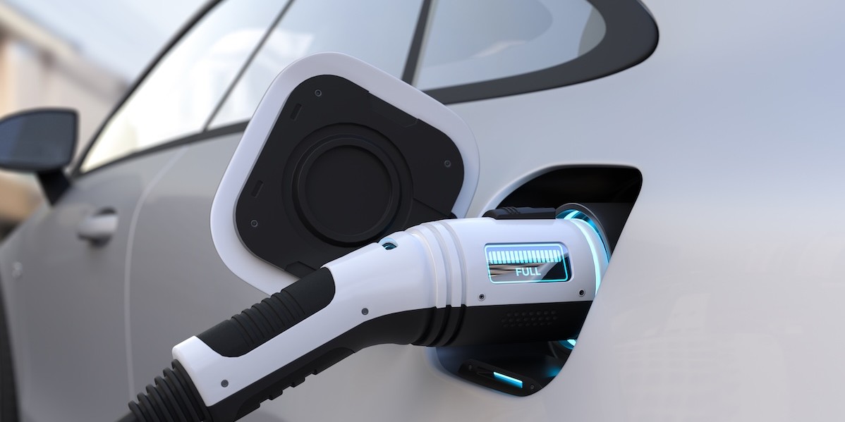 Auto elettrica in ricarica