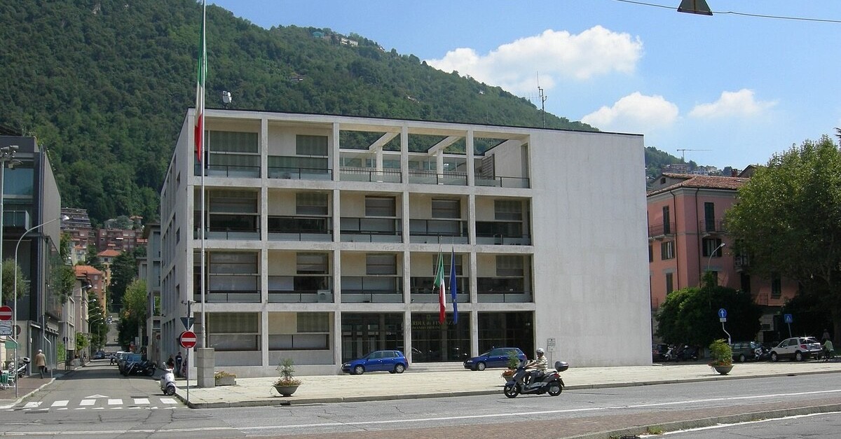ex casa del fascio como