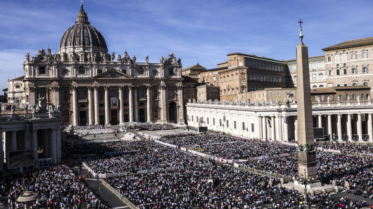 quante persone puo contenere piazza san pietro