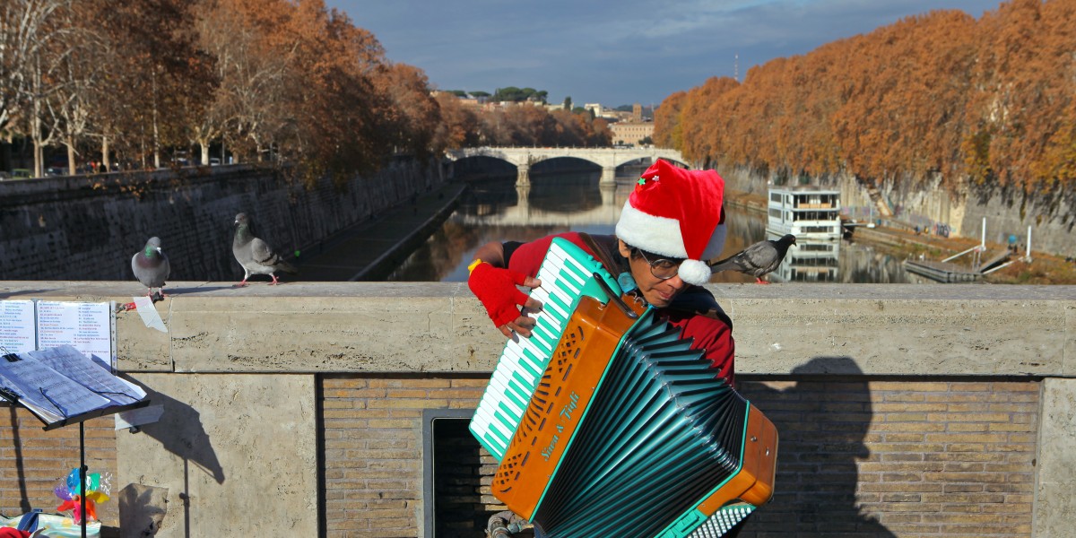 Christmas lights in Rome 2025