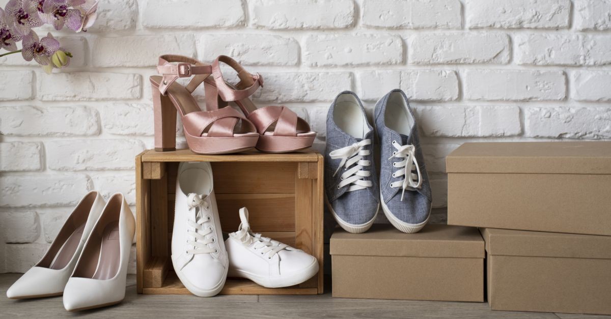 modelli di scarpe con scatole