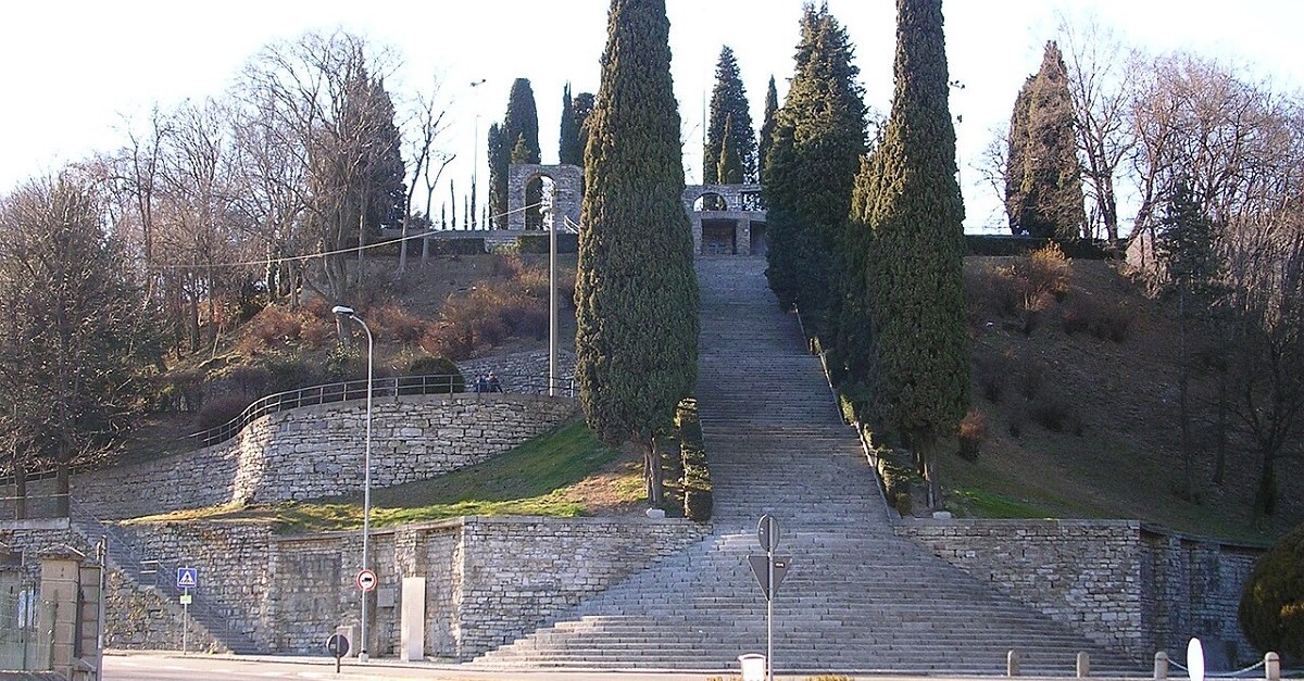 Il monumento ai Caduti della Prima Guerra Mondiale ad Erba (Como)