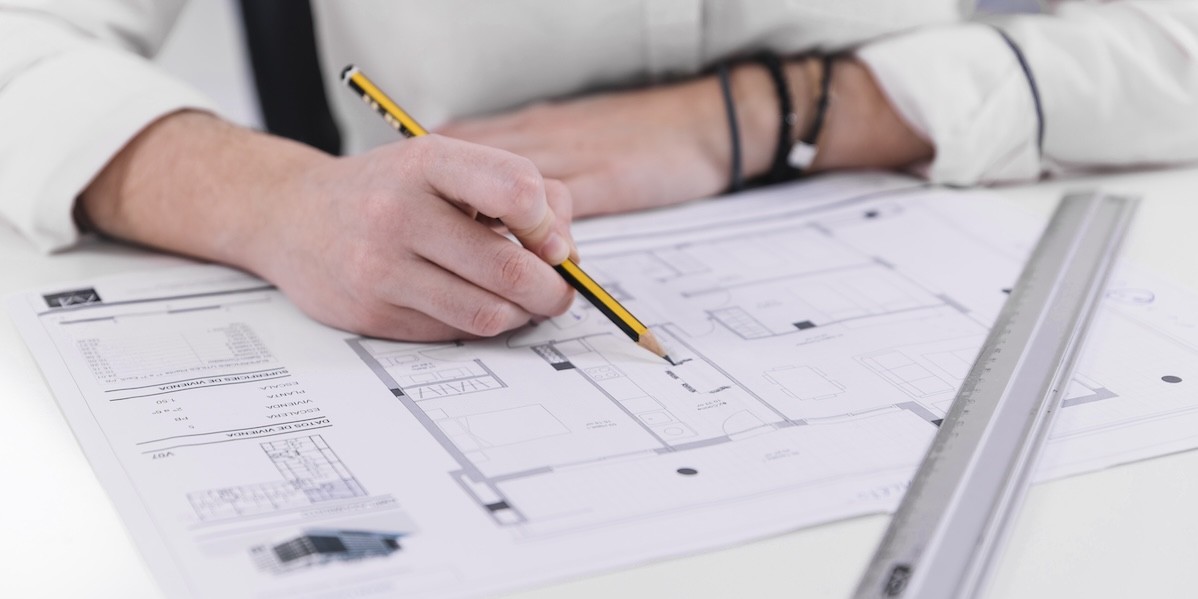 Persona che produce una bozza di progetto