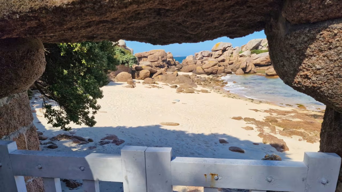 Isla privada con castillo a la venta en Francia