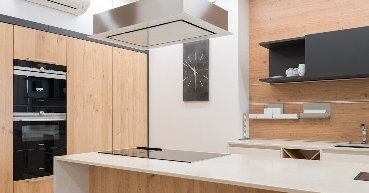 Piano cottura ad induzione con cappa integrata 