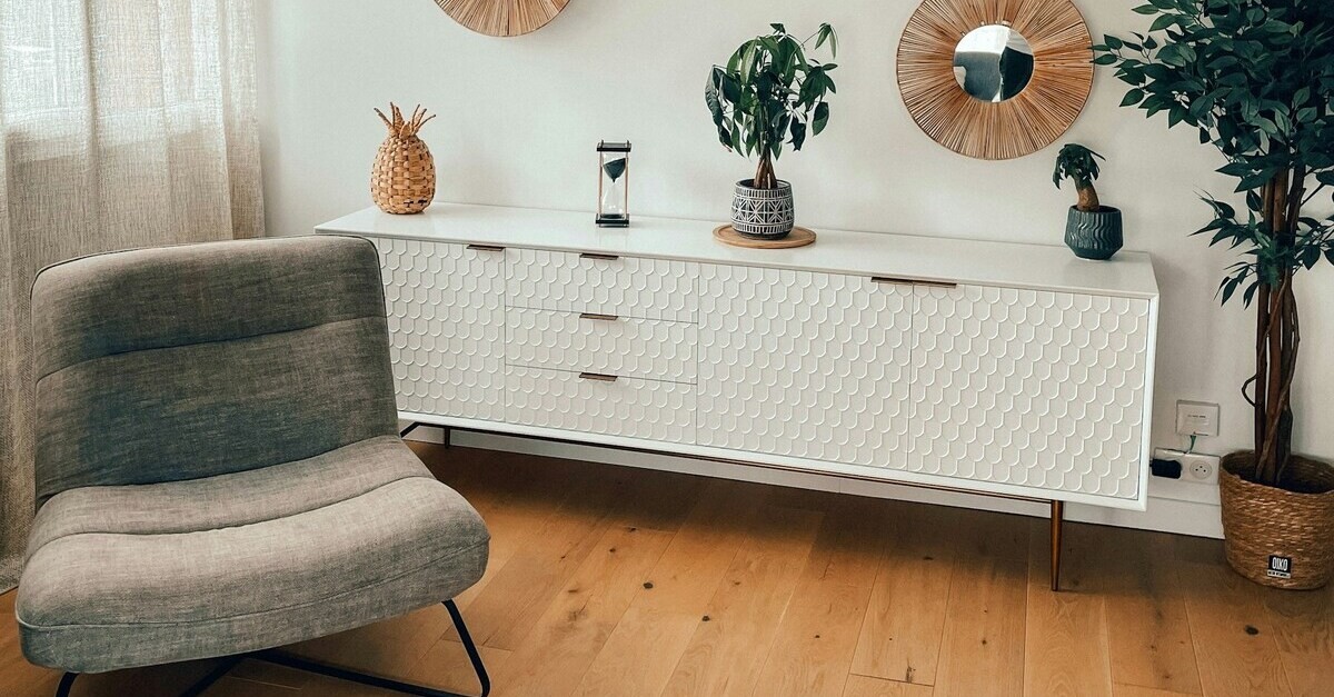 Mobile basso chiaro per salotto