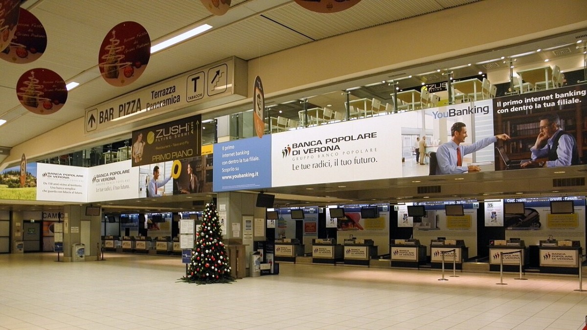 come si chiama l'aeroporto di verona
