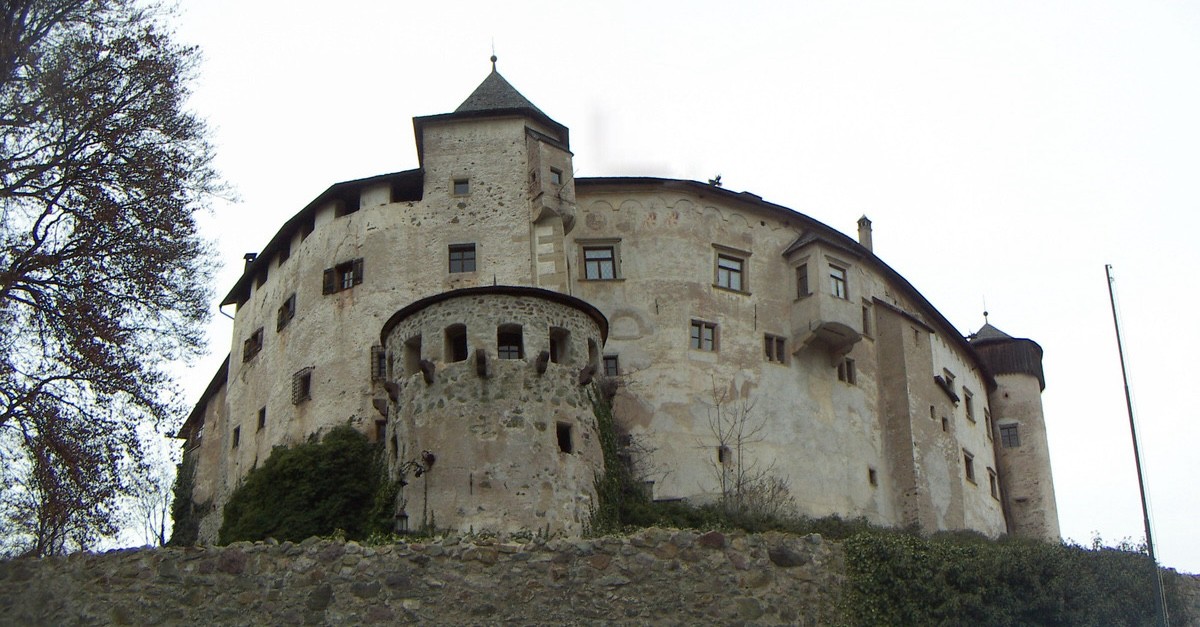 castel presule 