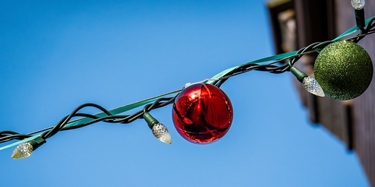 Addobbo di Natale posizionato all’esterno