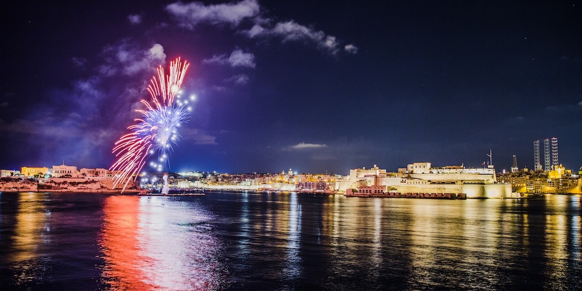 Festa della città con fuochi d'artificio