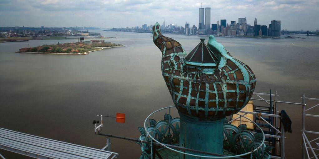 quanto è alta la Statua della Libertà