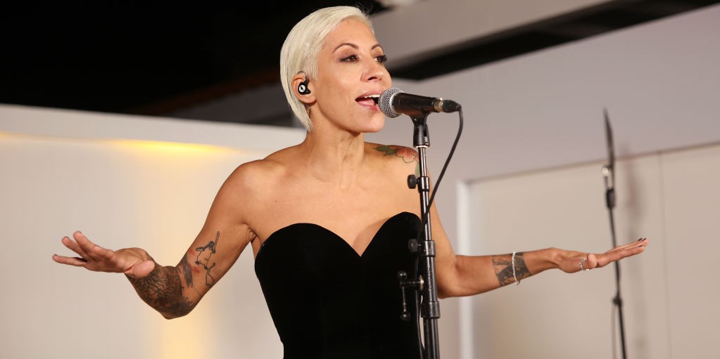 dove vive malika ayane 