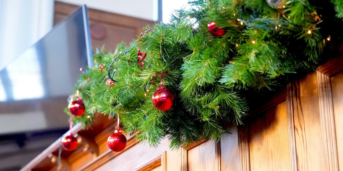 Addobbo di Natale posizionato all’esterno