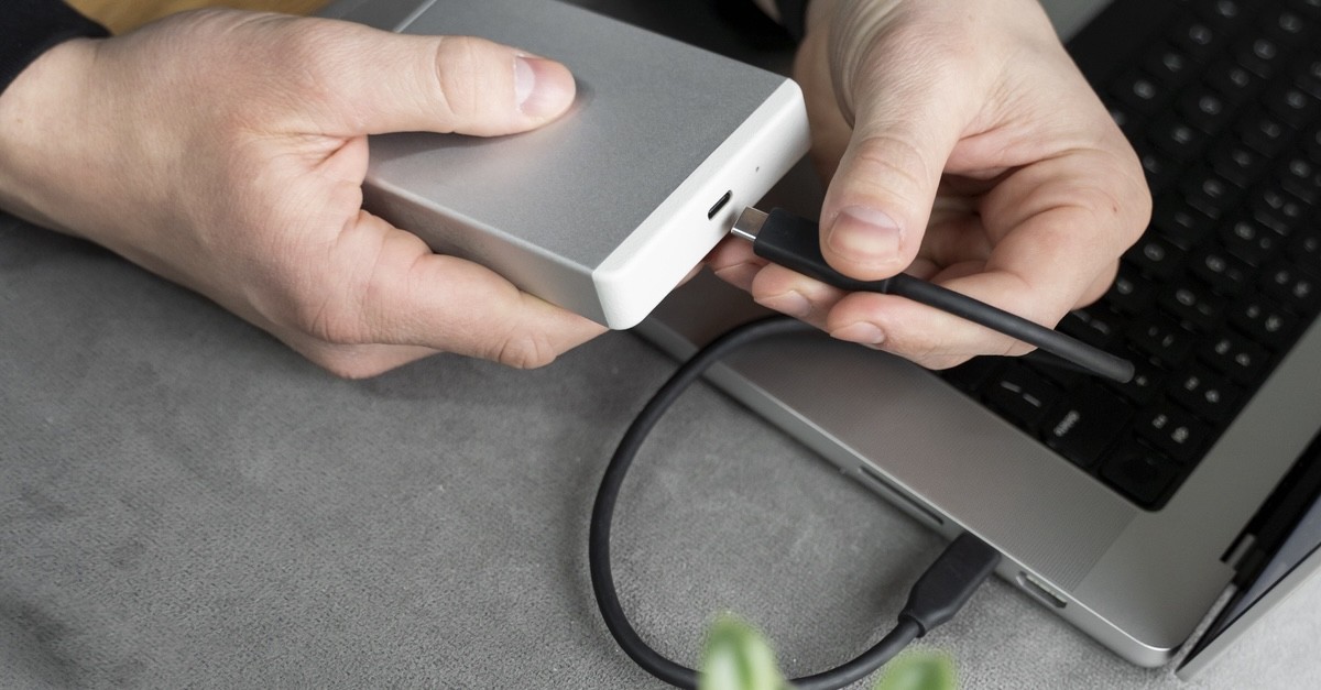 notebook con dispositivo ssd da caricare