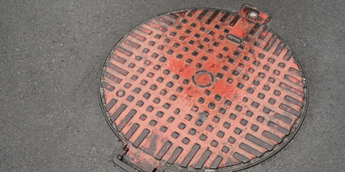 Un pozzetto o tombino