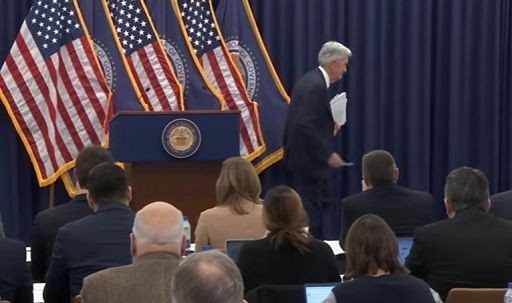 ##Fed conferma i tassi, Powell glissa le domande su scontro con Trump