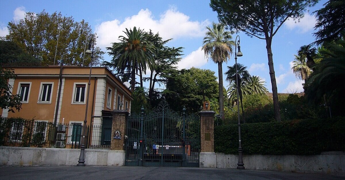 L'entrata di Villa Wolkonsky a Roma
