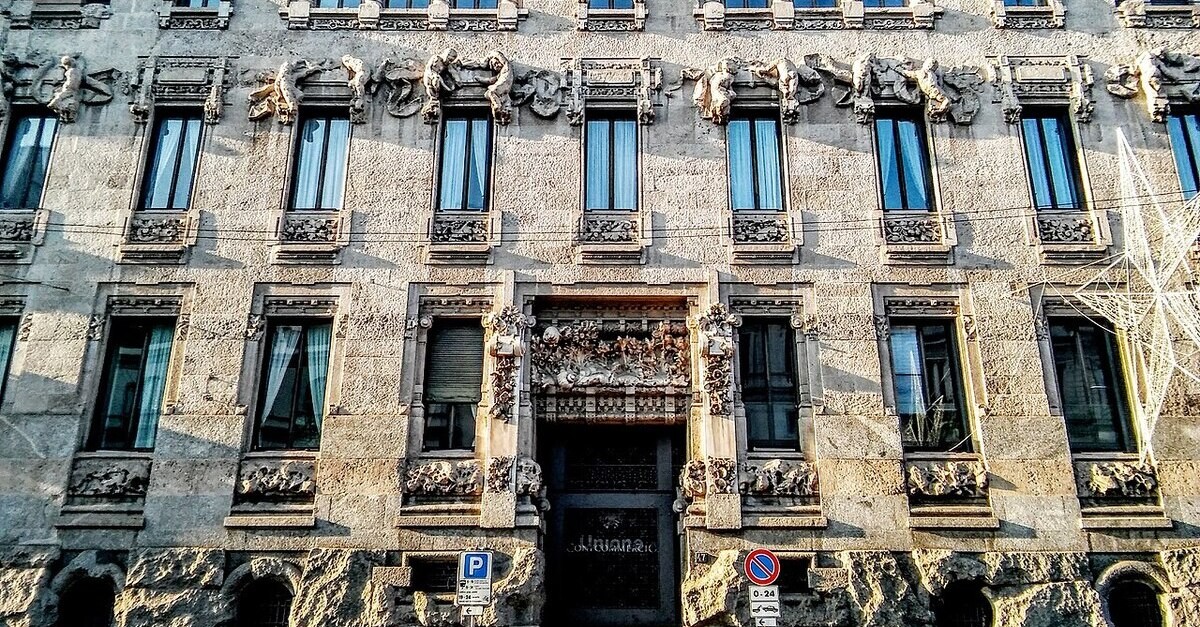 La facciata di Palazzo Castiglione