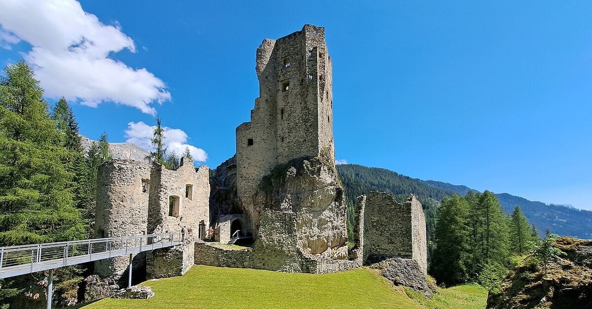 Un particolare del Castello di Andraz