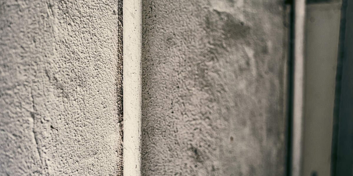 Modello di parete che assicura isolamento acustico