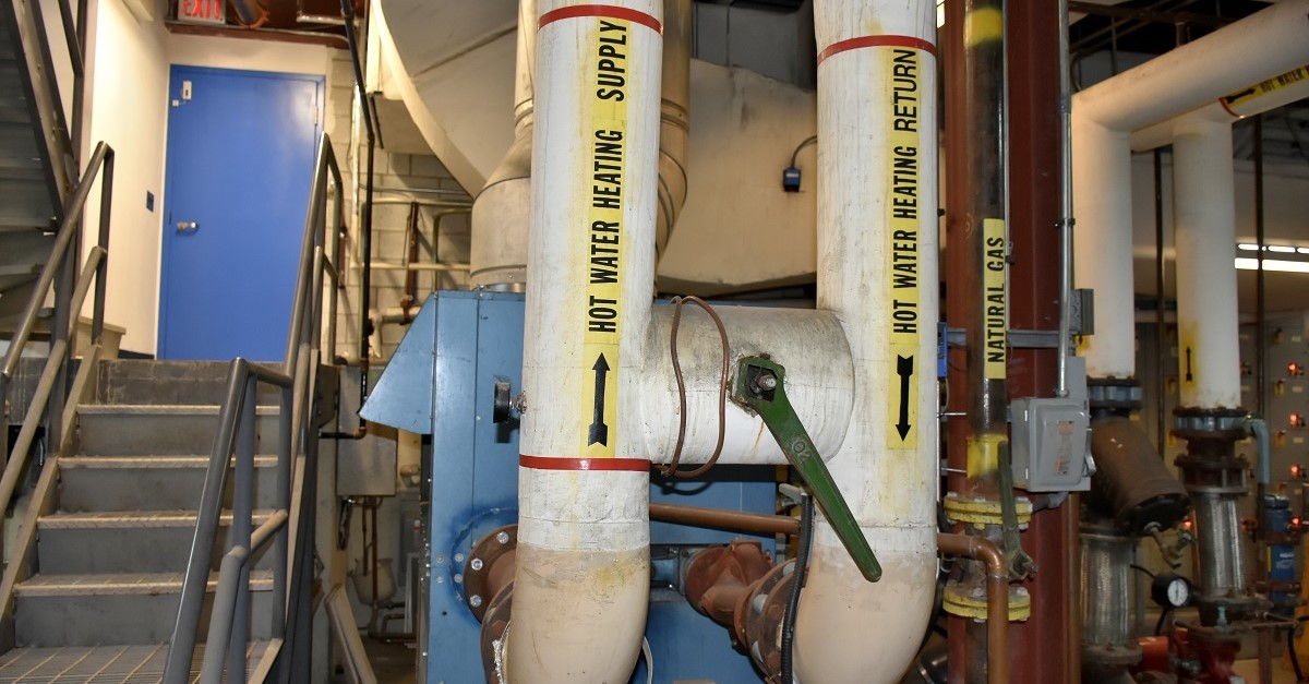 Tubazioni dell'acqua calda isolate con rivestimento polimerico