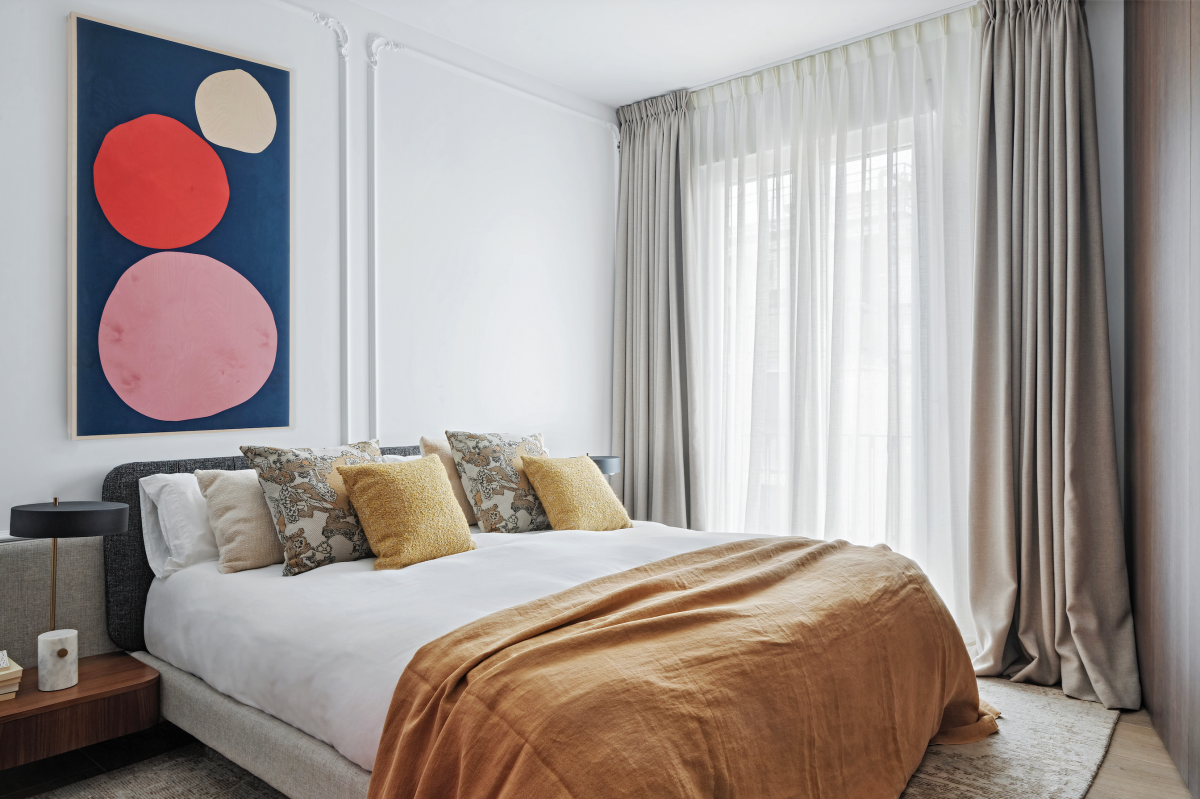 Camera da letto luminosa