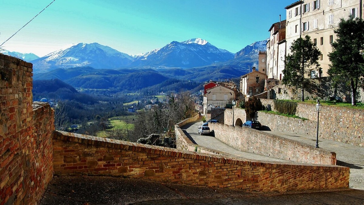 bandiere arancioni marche