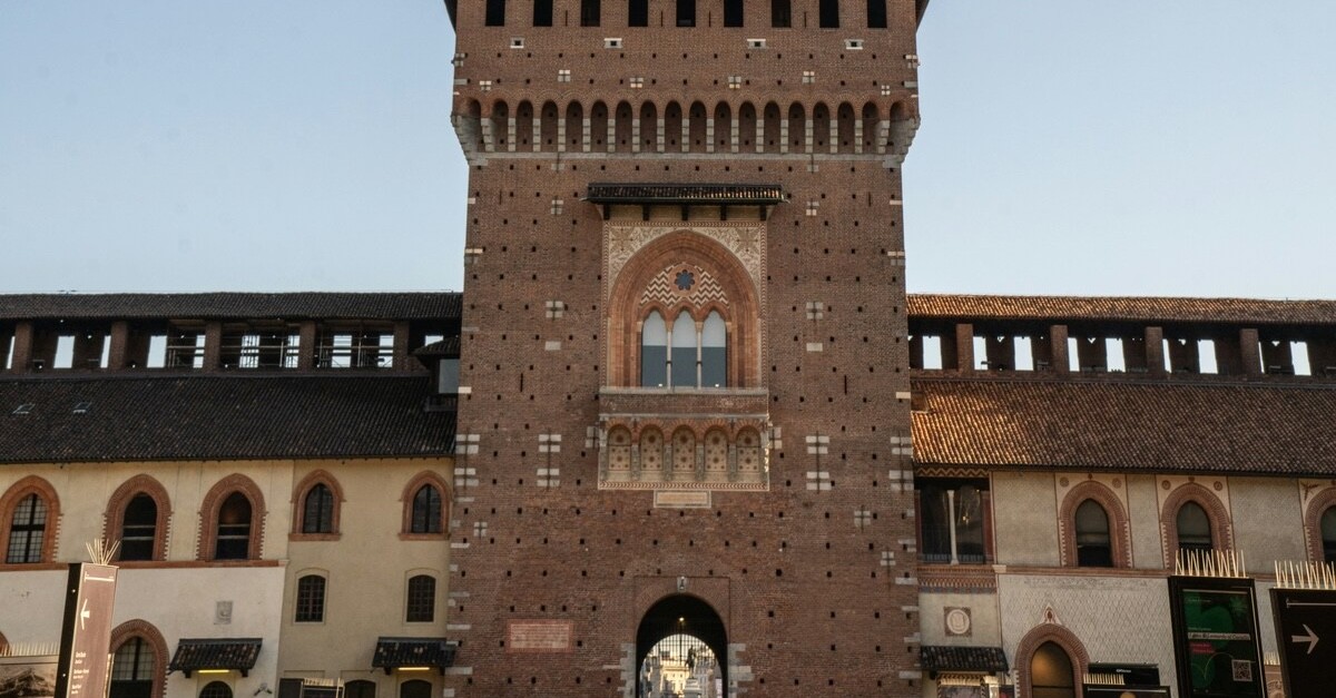 castello sforzesco da fuori