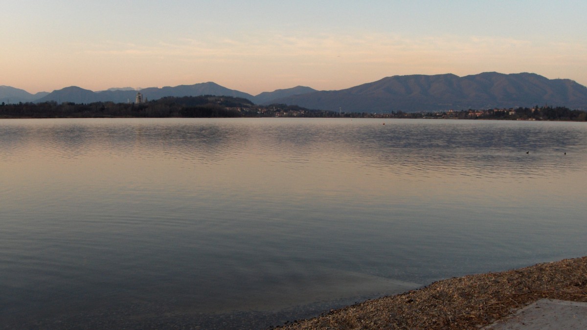 lago di comabbio
