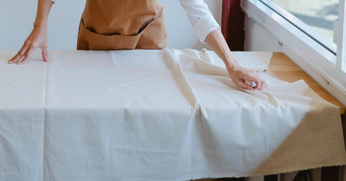 un mollettone copritavolo