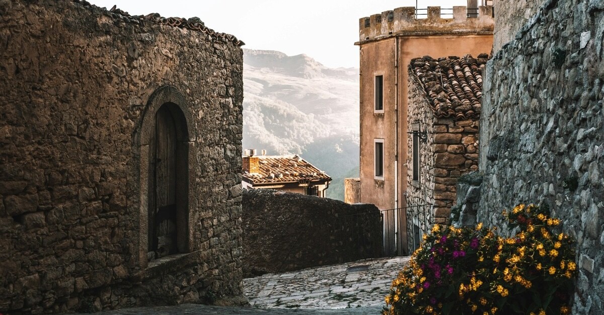 montalbano elicona sulla via frangicena normanna