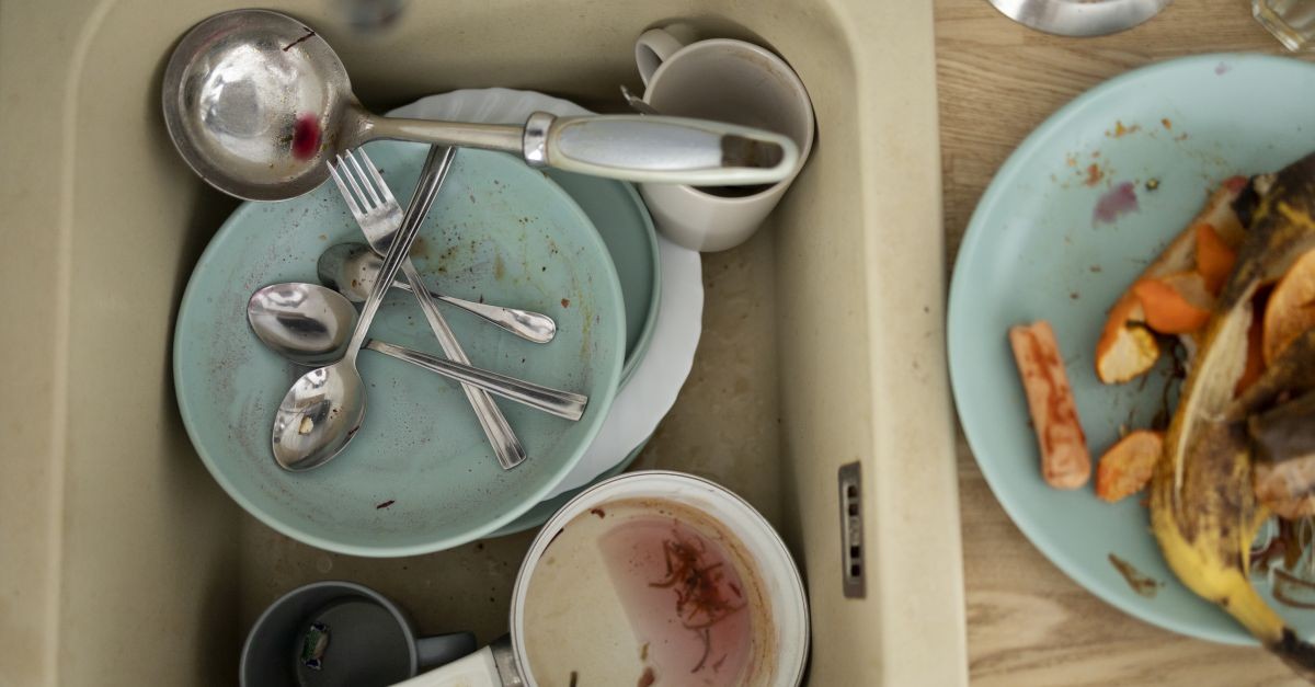 piatti sporchi nel lavello