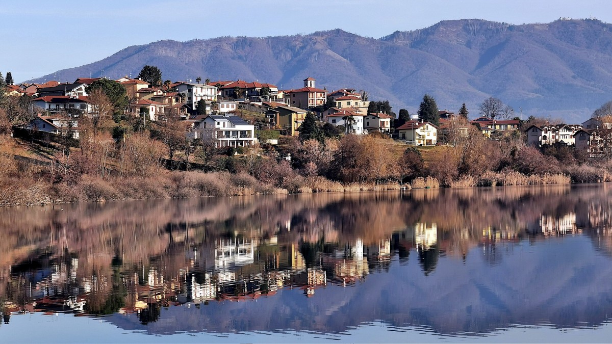 lago di comabbio