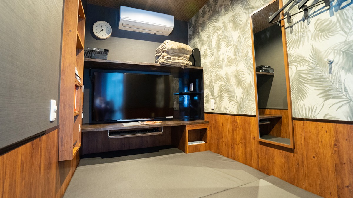 Un ‘youtuber’ viraliza la crisis de vivienda en Japón: 24 horas viviendo en 1 m2 en Tokio