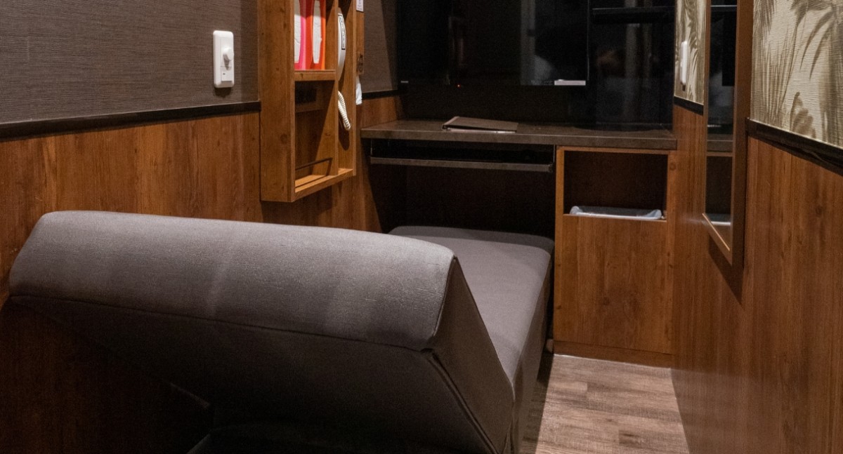 Un ‘youtuber’ viraliza la crisis de vivienda en Japón: 24 horas viviendo en 1 m2 en Tokio