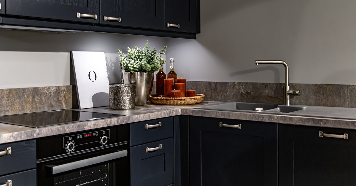 Piano di lavoro in quarzite in cucina