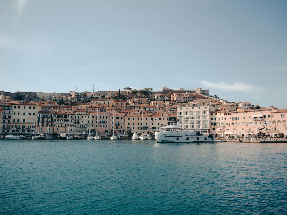 où acheter en bord de mer ville historique en Italie
