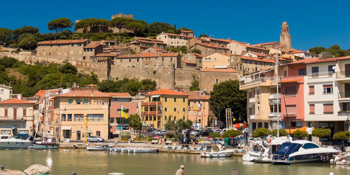 best beach towns for families Italy