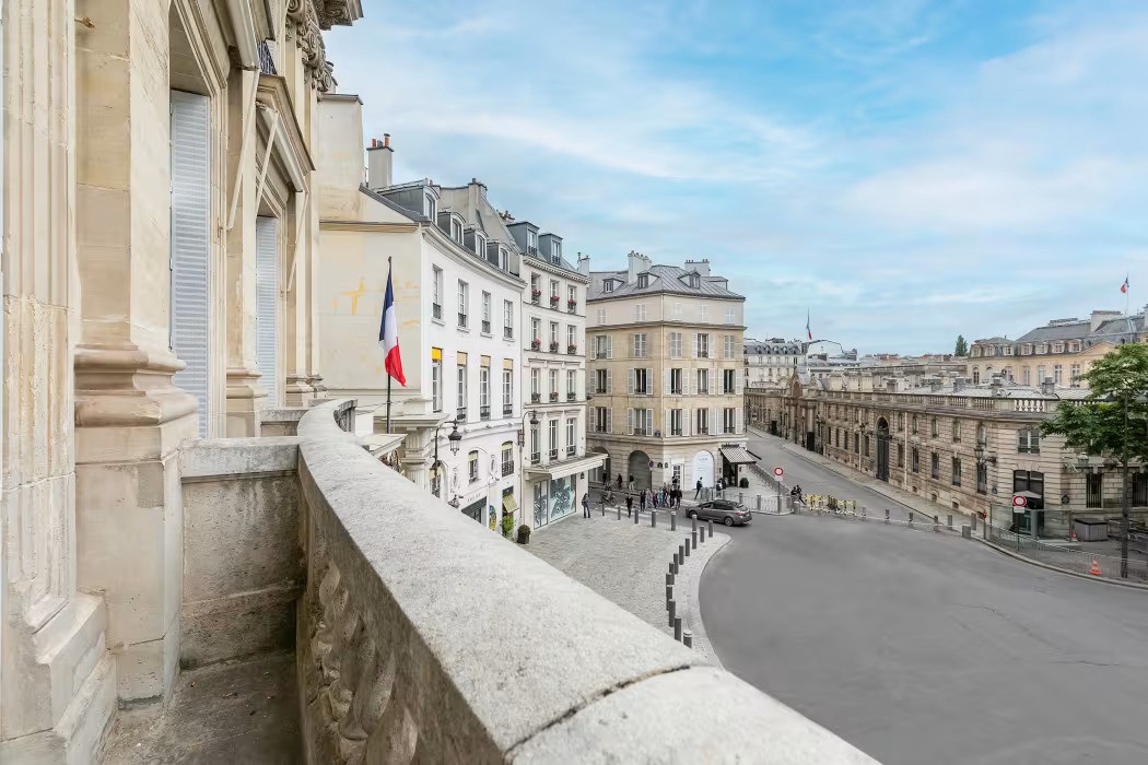 Apartamento de lujo a la venta frente al Palacio del Elíseo (París, Francia)